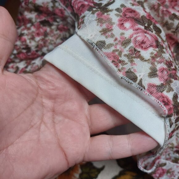 Pink and White Floral Print Dress and Shrug Set Size Medium - Picture 10 of 12